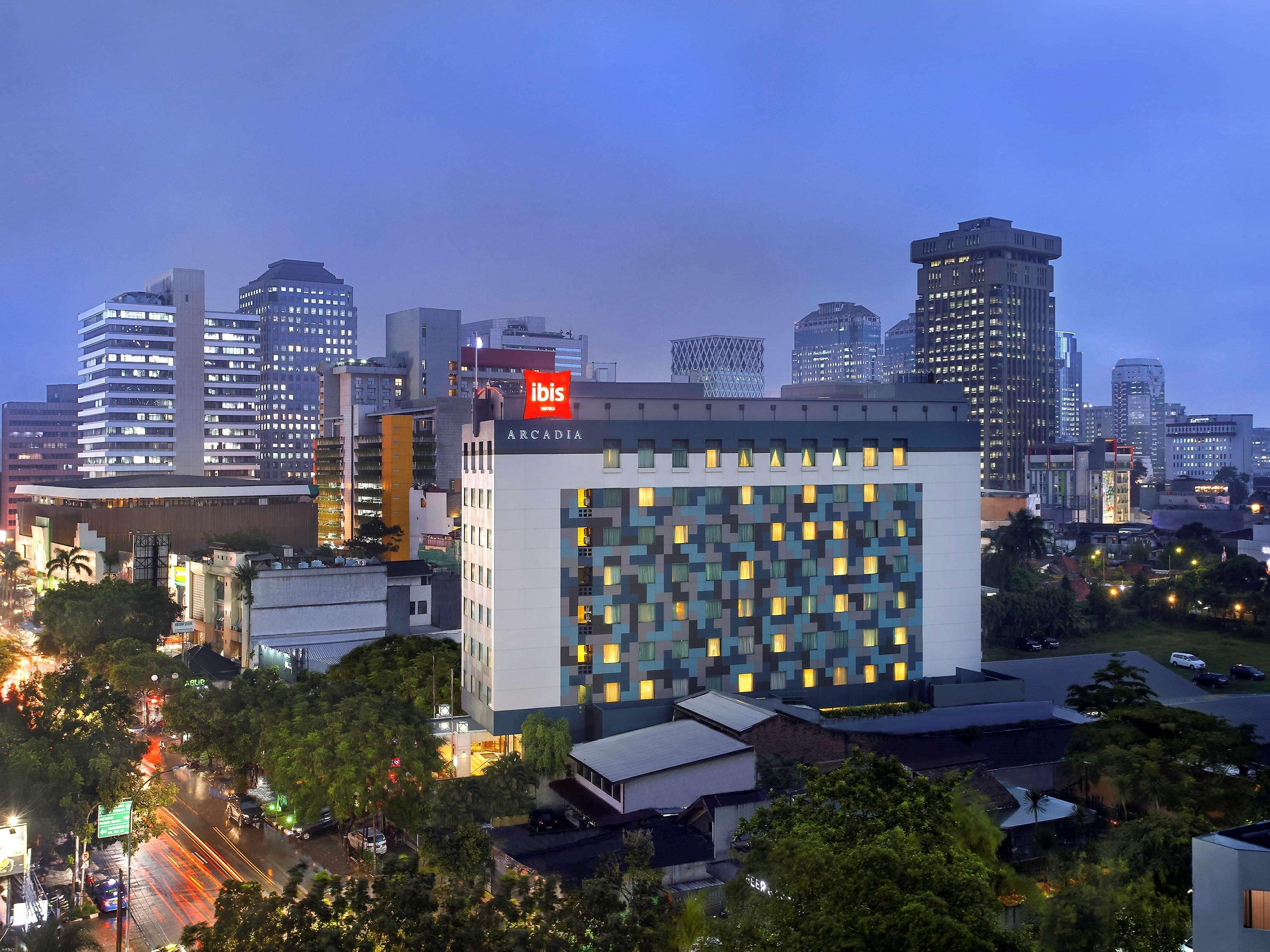 Ibis Jakarta Arcadia Buitenkant foto